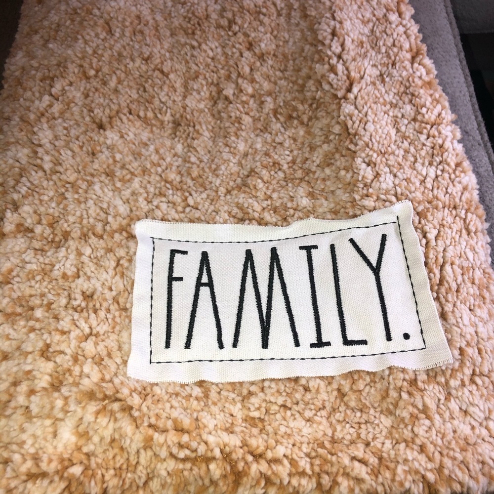 Tipped Sherpa Throw FAMILY patch Farmhouse Decor - Picture 3 of 4